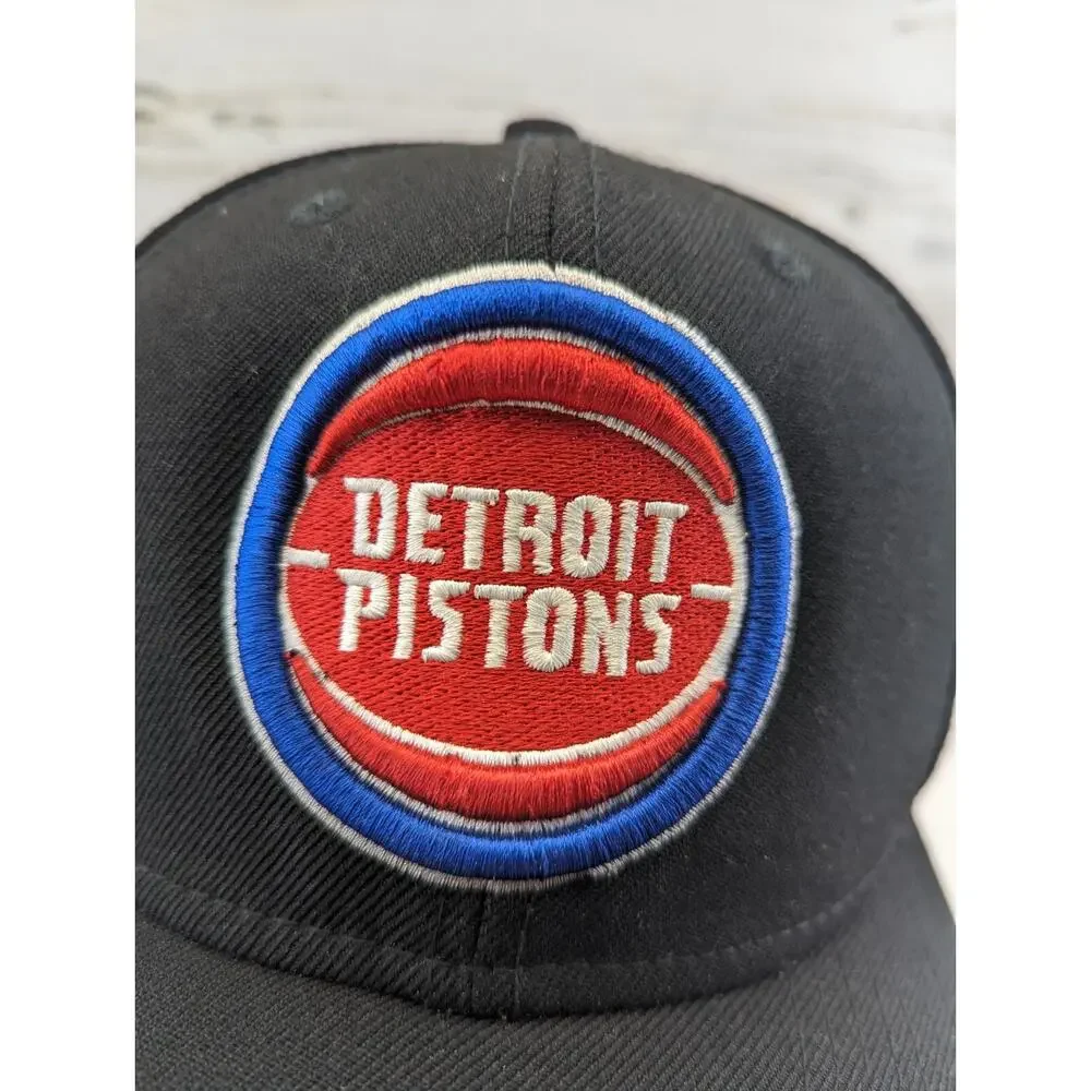 New Era 9Fifty OTC NBA Detroit Pistons‎ 2Tone Snapback OSFM Adjustable NBA Hat